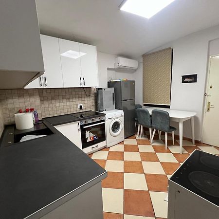 Sisterhood Hostel-Female Only Tirana Zewnętrze zdjęcie