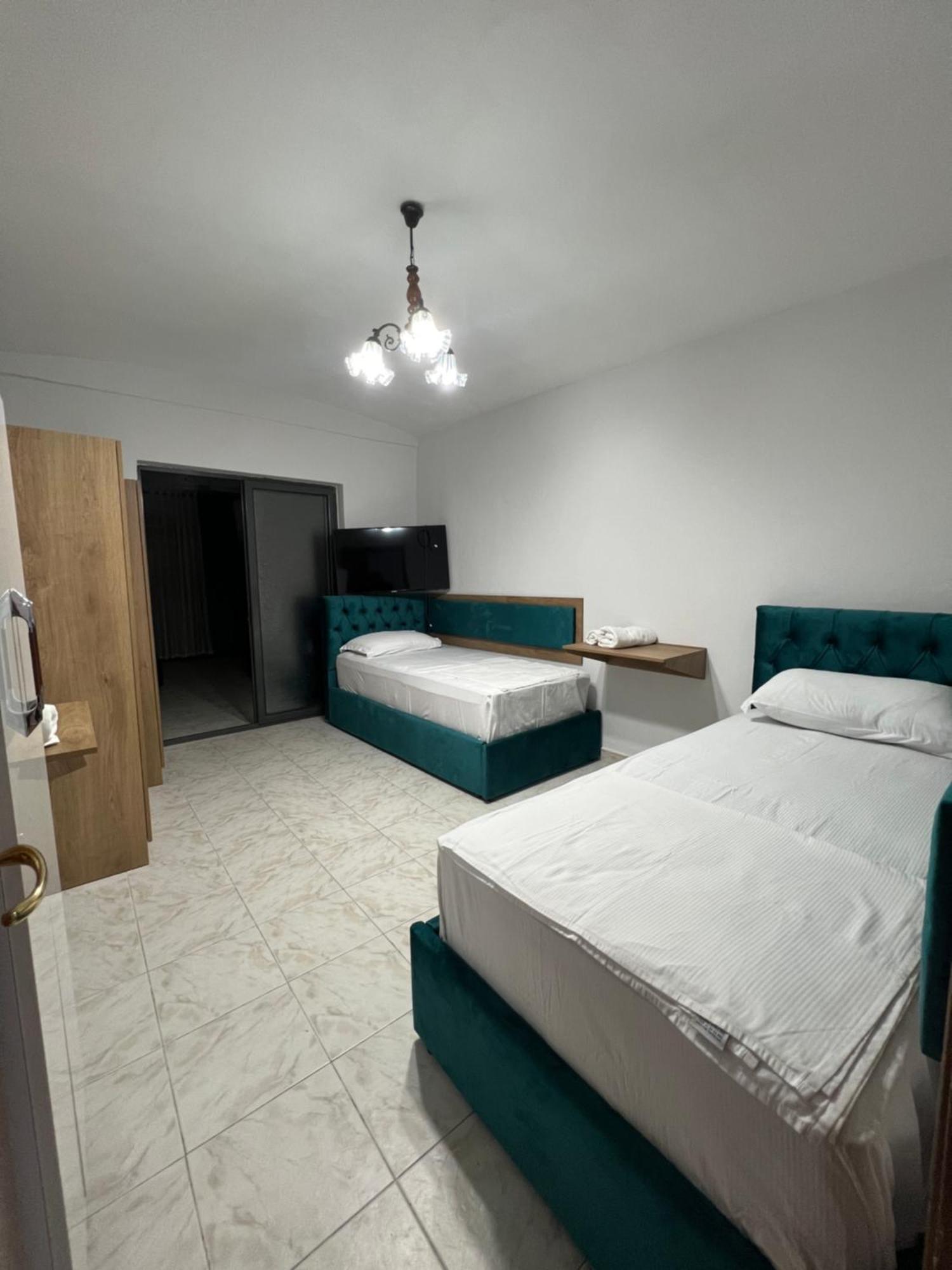 Sisterhood Hostel-Female Only Tirana Zewnętrze zdjęcie