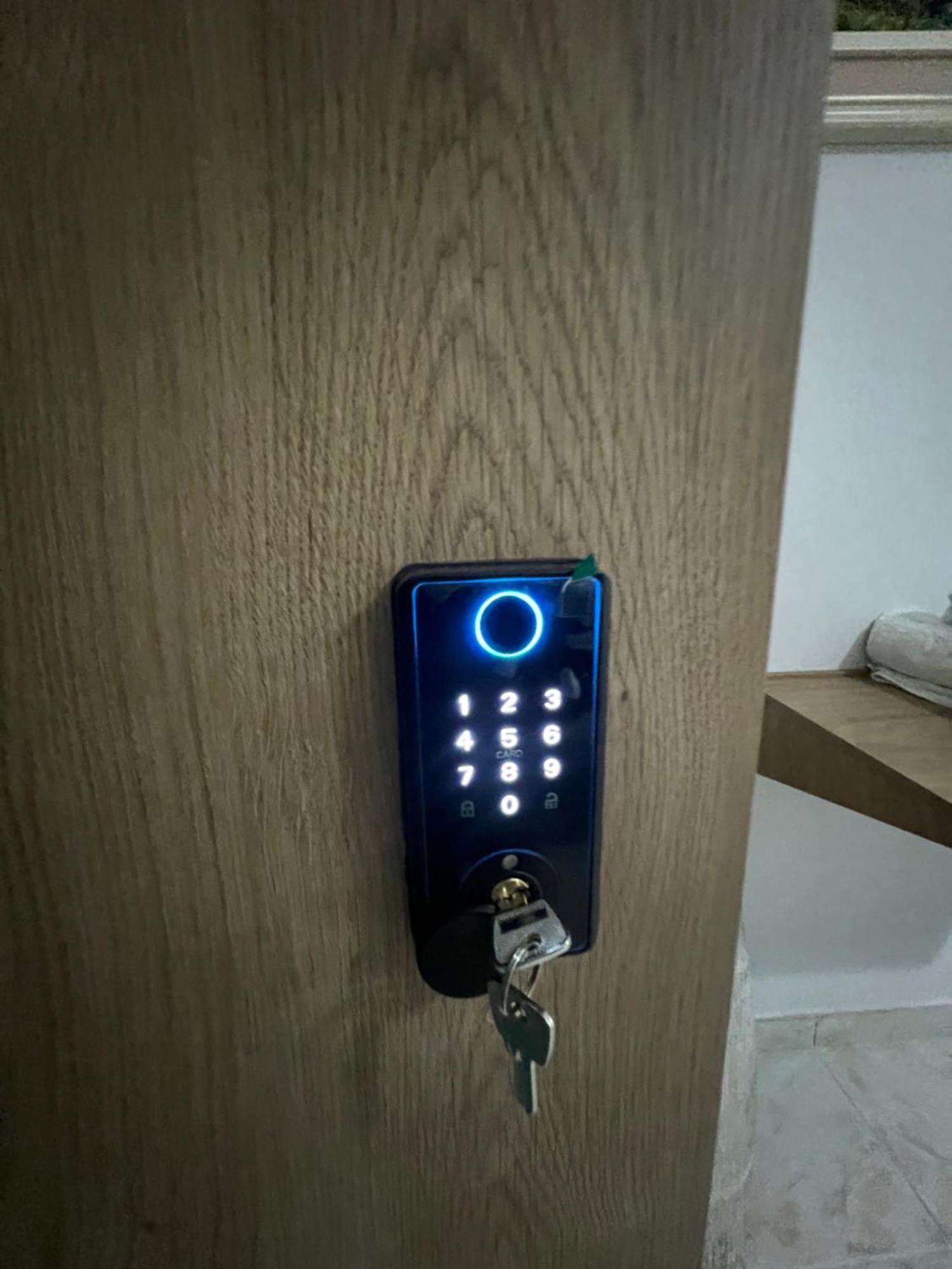 Sisterhood Hostel-Female Only Tirana Zewnętrze zdjęcie